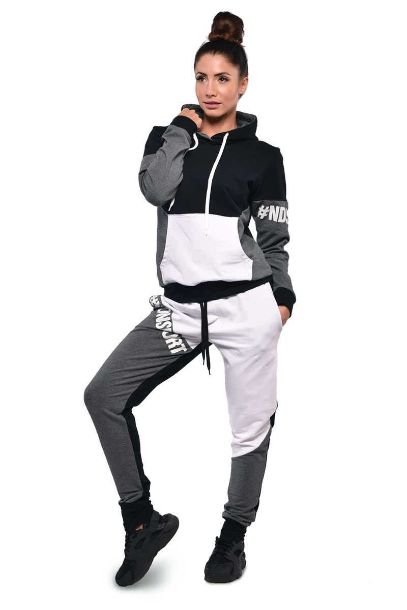 NOI-MELEGITO-SPORTRUHAZAT-EGYUTTES